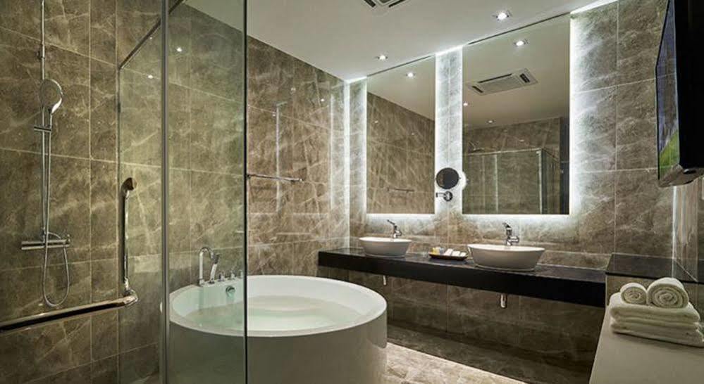 Maritime Luxury Suites Джордж Таун Екстериор снимка